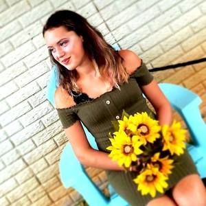 Meet your Posher, Danica